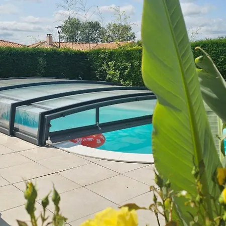 Le Pavachon Familiale Piscine Privee Chauffee - Aux Portes Du Puy Dufou *