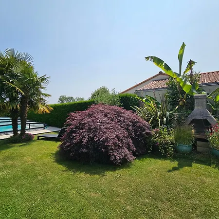 Ferienhaus Le Pavachon Familial Piscine Couverte Privee Chauffee - Aux Portes Du Puy Dufou